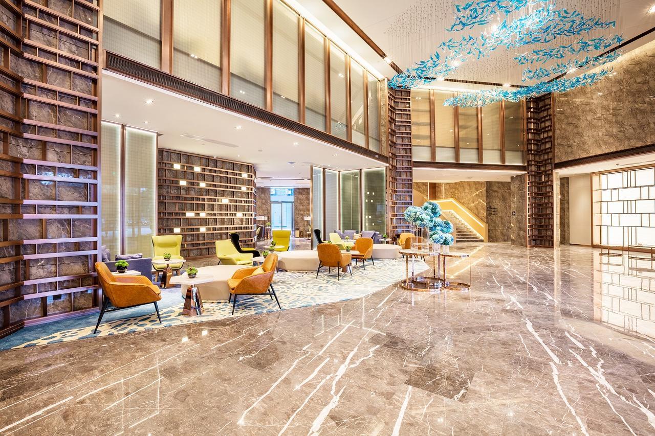 Shenzhen Bantian Huaweizhongcheng Atour Hotel Exterior photo