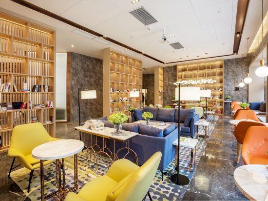 Shenzhen Bantian Huaweizhongcheng Atour Hotel Exterior photo